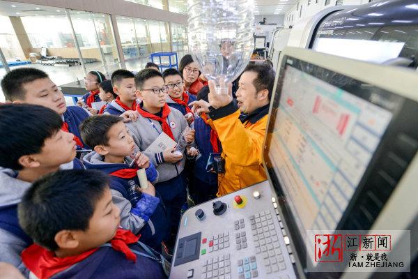 长兴：走读智慧工厂 感触科技魅力
